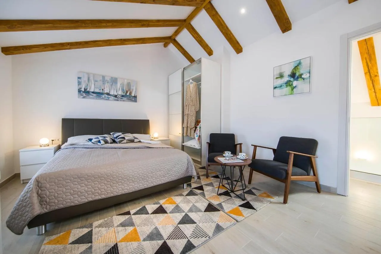 Mikula And Cvita Stone House Split Croatia