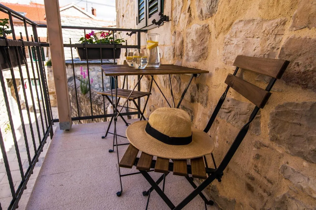 Mikula And Cvita Stone House Split Apartment