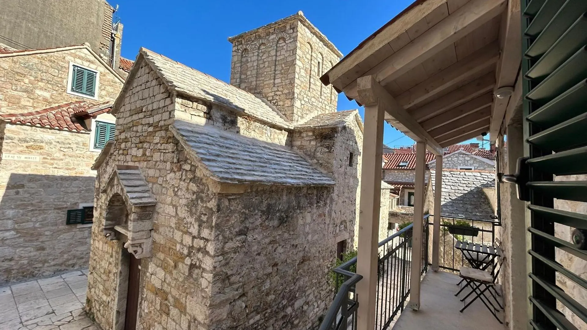 Mikula And Cvita Stone House Split Apartment
